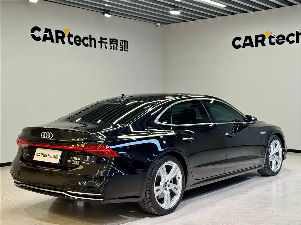 Audi A7L 2024 из CN, фото 7