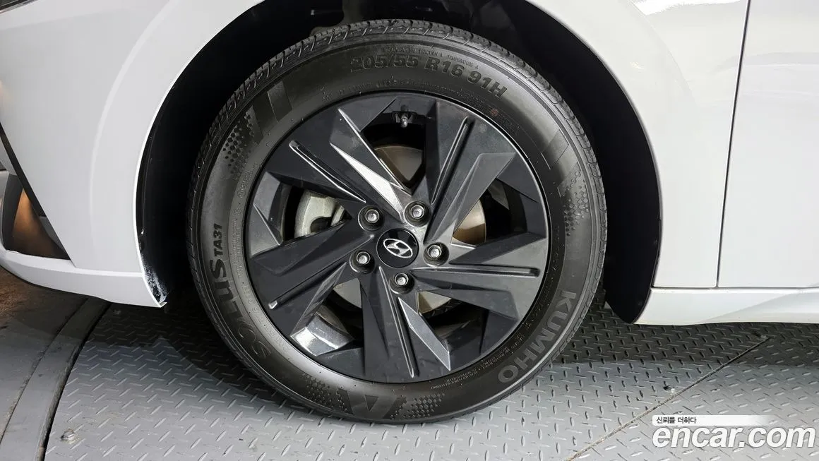 Hyundai AVANTE — фото 5