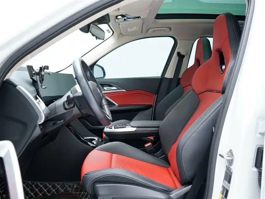 BMW iX1 2024 из CN, фото 4