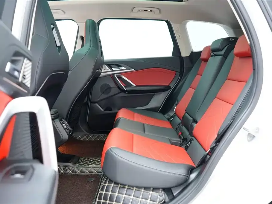 BMW iX1 2024 из CN, фото 2