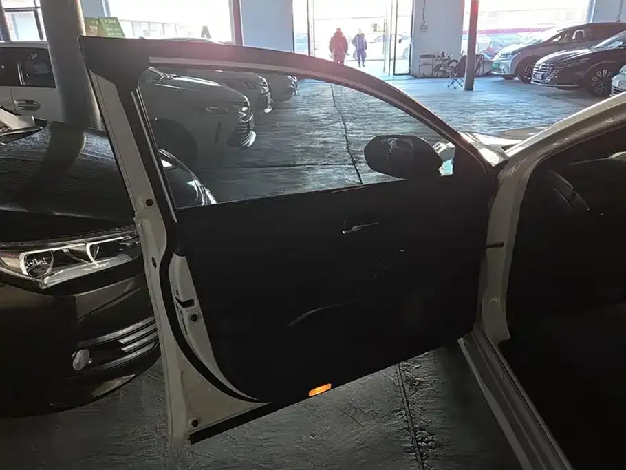 Toyota Avalon 2021 из CN, фото 9