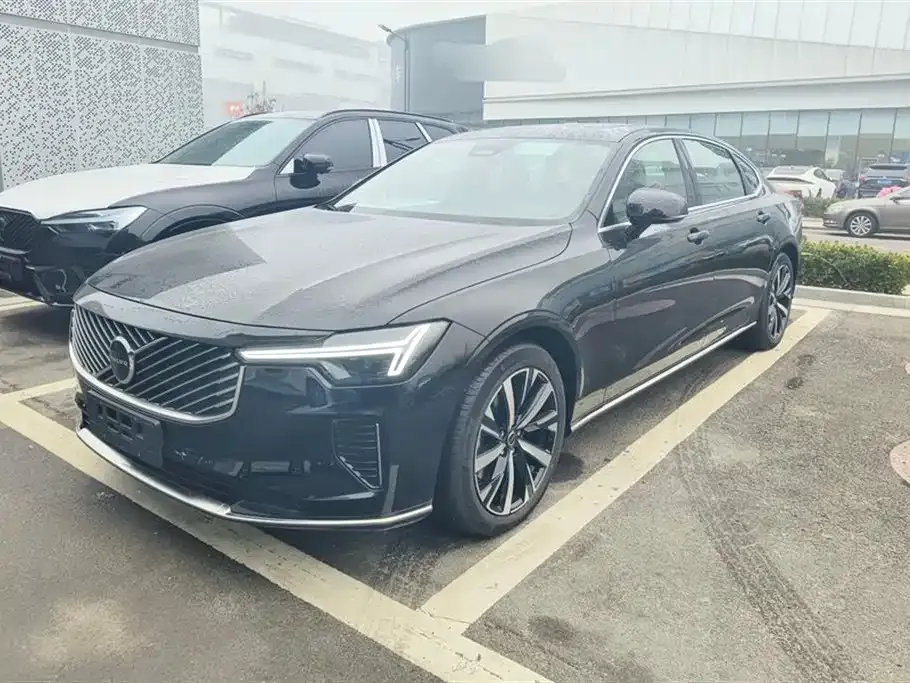 Volvo S90 2025 из CN, фото 1
