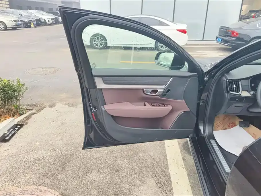Volvo S90 2025 из CN, фото 10