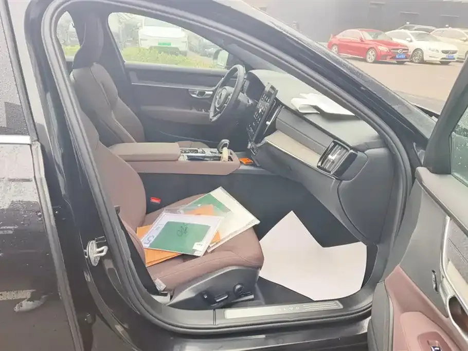Volvo S90 2025 из CN, фото 3