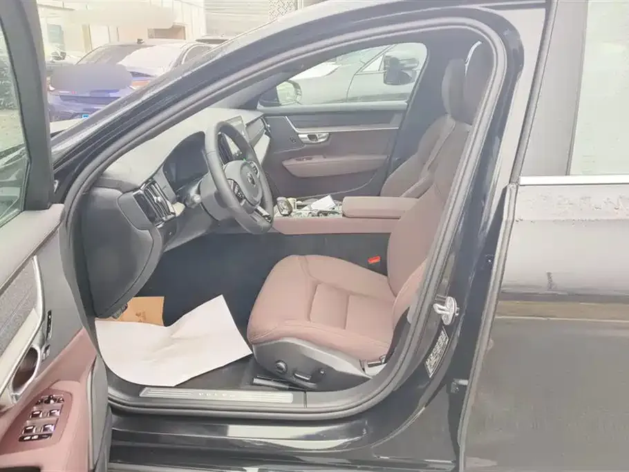 Volvo S90 2025 из CN, фото 6