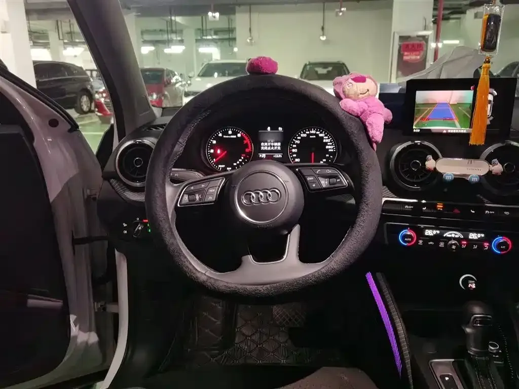 Audi Q2L 2023 из CN, фото 3