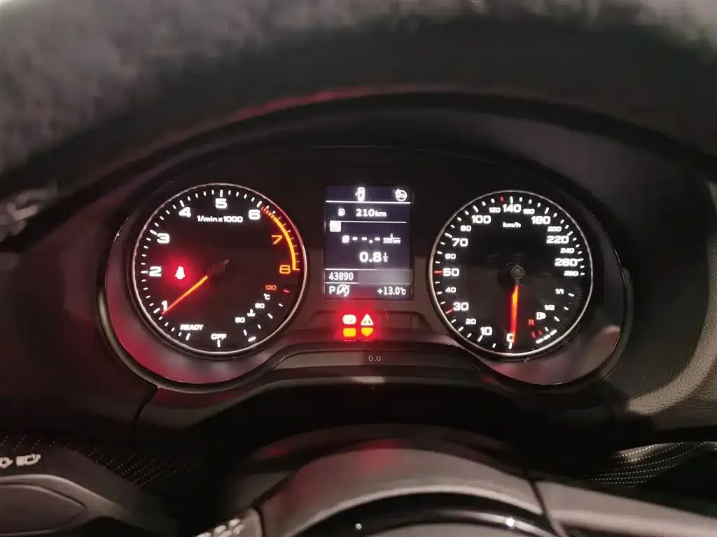 Audi Q2L 2023 из CN, фото 4