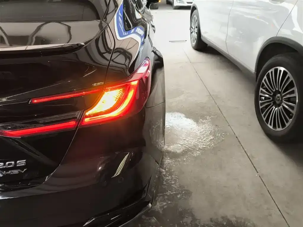 Toyota Camry 2024 из CN, фото 2
