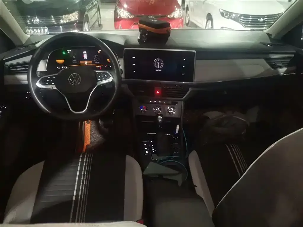 Volkswagen Bora 2024 из CN, фото 6