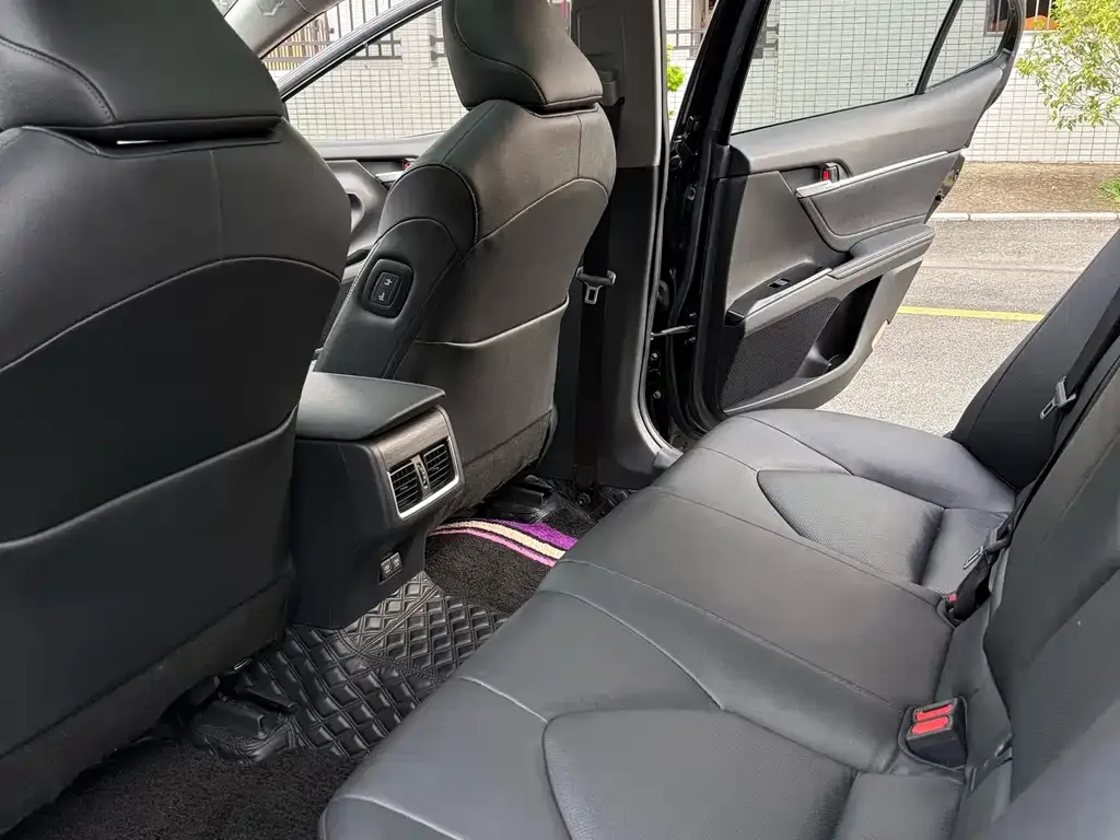 Toyota Camry 2022 из CN, фото 4
