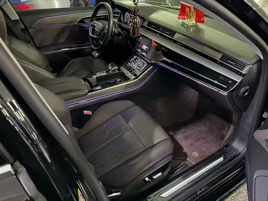Audi A8 2022 из CN, фото 2