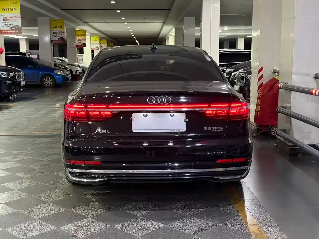 Audi A8 2022 из CN, фото 3