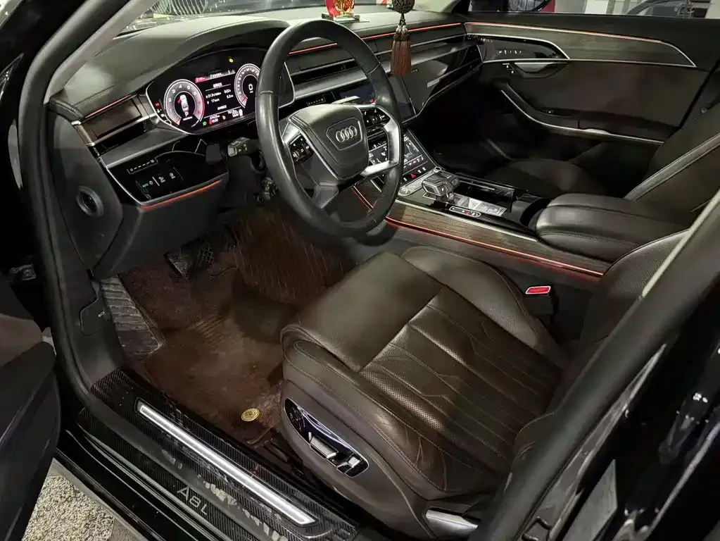 Audi A8 2022 из CN, фото 8