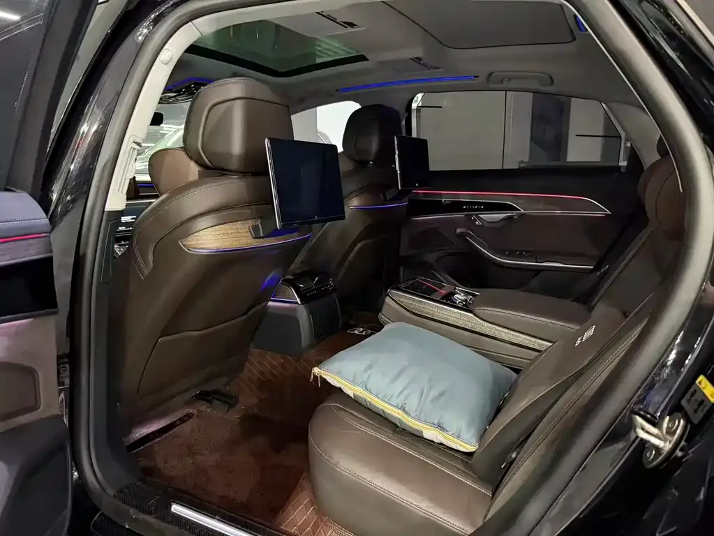 Audi A8 2022 из CN, фото 7