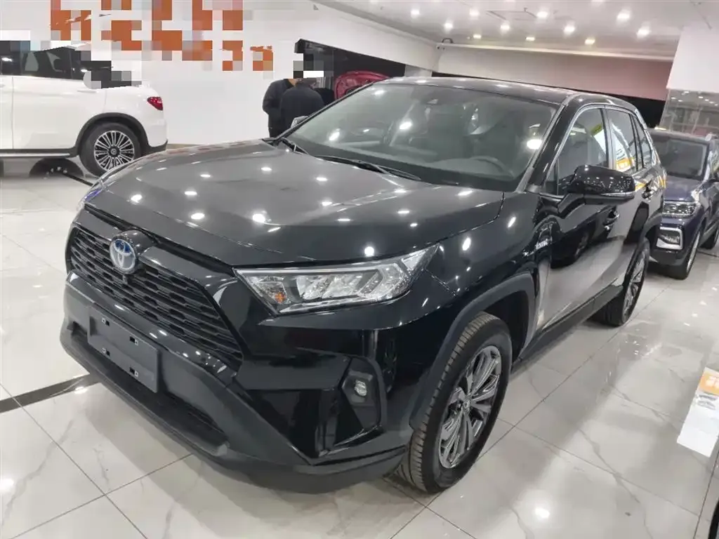 Toyota RAV4 2023 из CN, фото 1