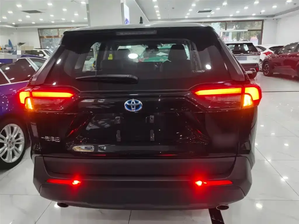 Toyota RAV4 2023 из CN, фото 7