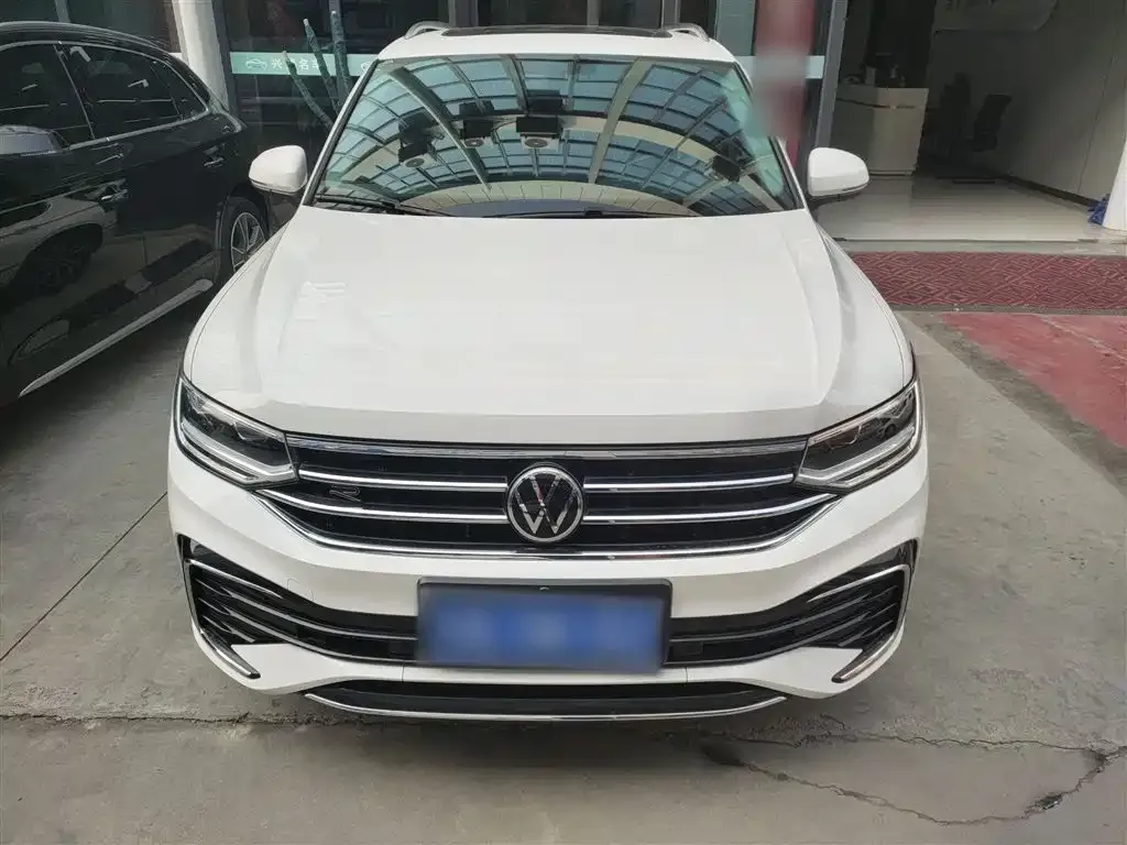 Volkswagen Tiguan L — фото 5