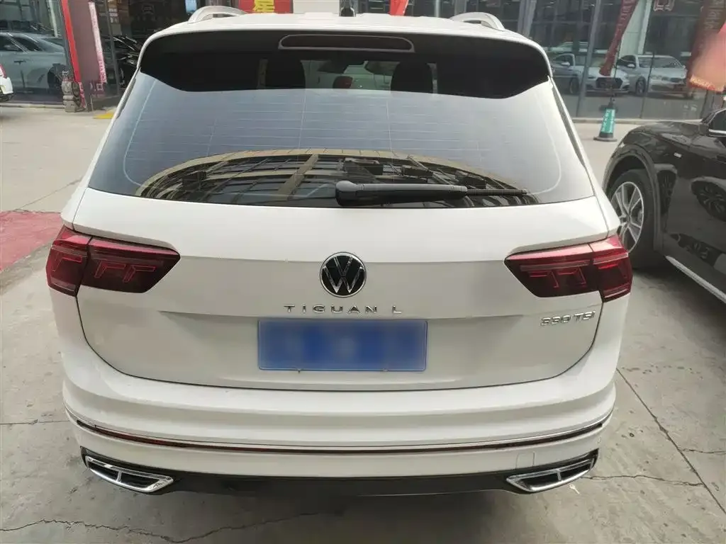 Volkswagen Tiguan L — фото 9