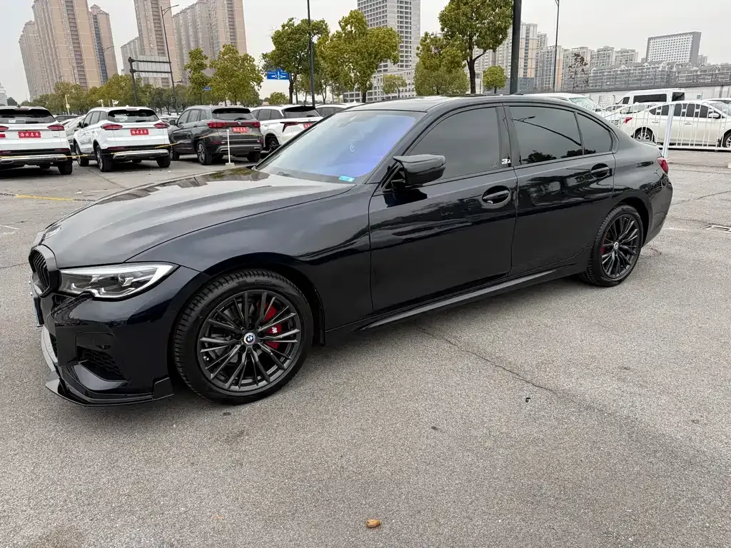 BMW 3 Series 2022 из CN, фото 1