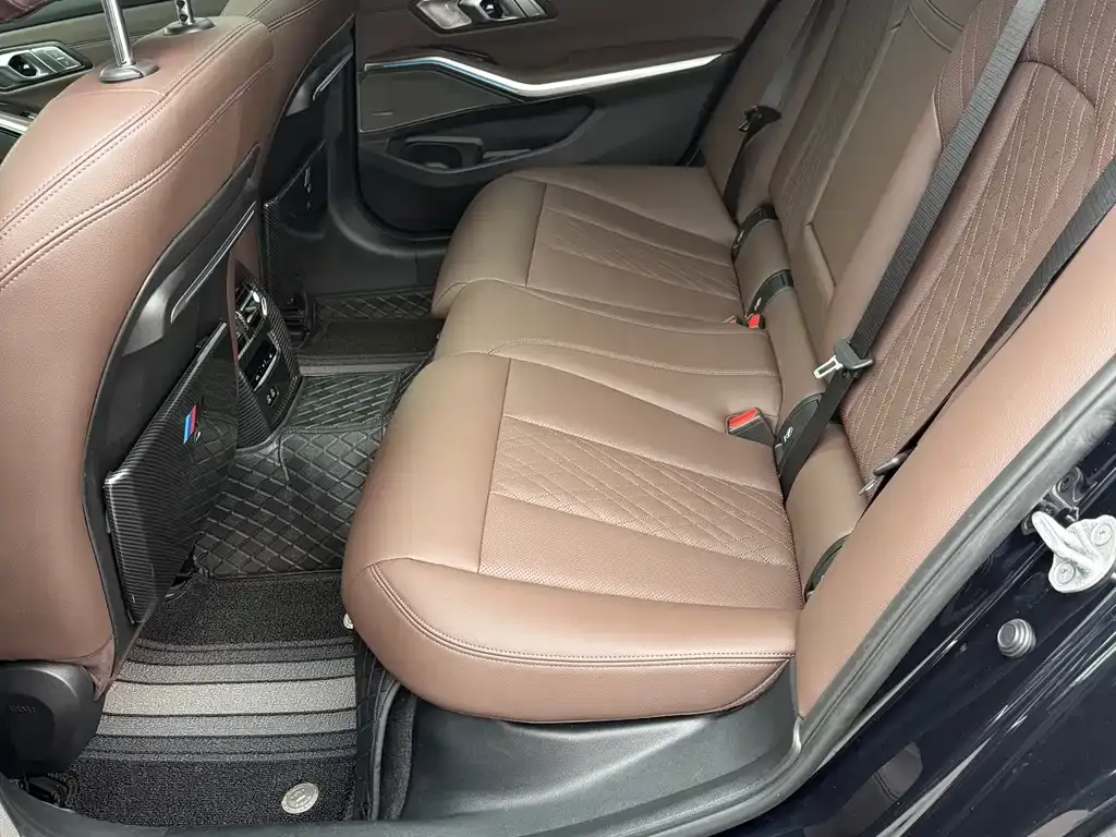 BMW 3 Series 2022 из CN, фото 9