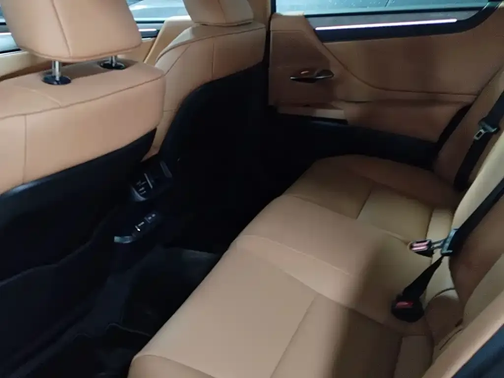Lexus ES 2026 из CN, фото 2