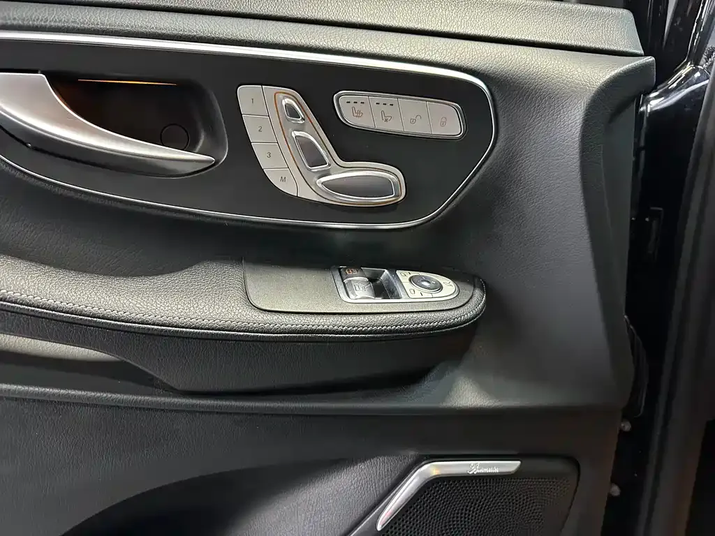 Mercedes-Benz V-Class 2021 из CN, фото 2