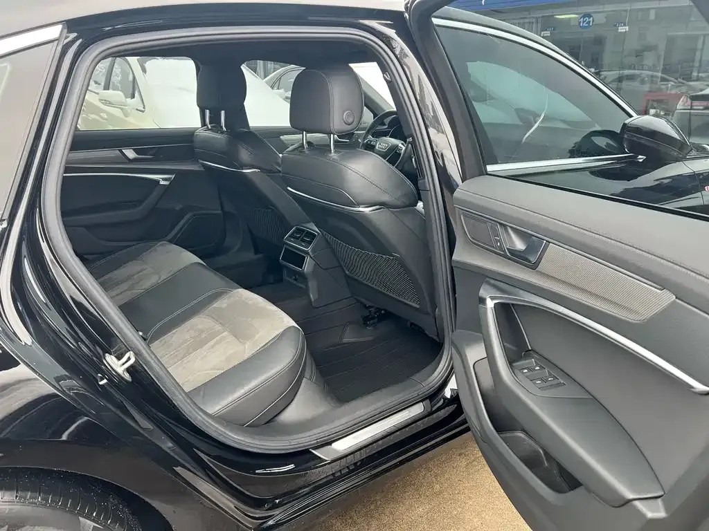 Audi A6L 2021 из CN, фото 5