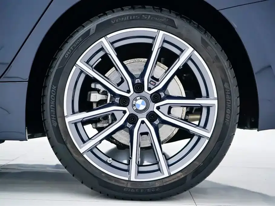 BMW 3 Series 2025 из CN, фото 6