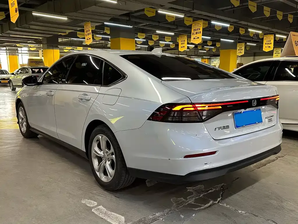 Honda Accord — фото 5