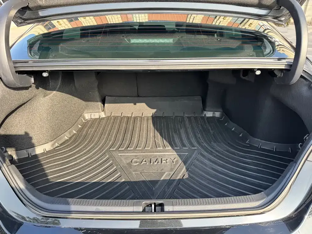 Toyota Camry 2023 из CN, фото 9