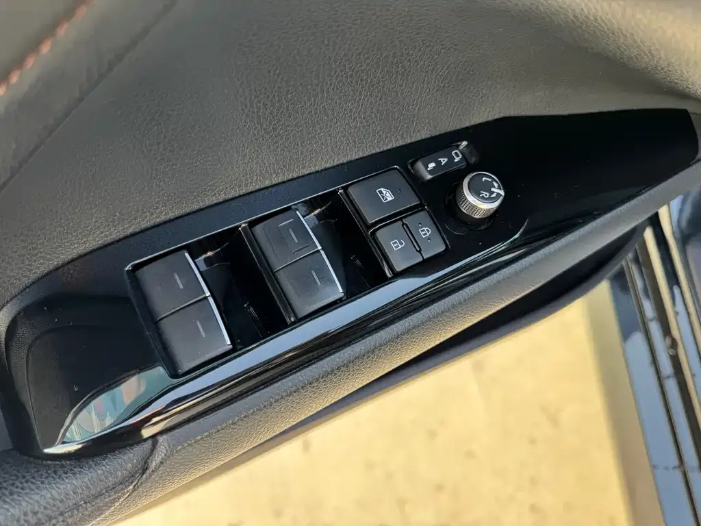 Toyota Camry 2023 из CN, фото 6