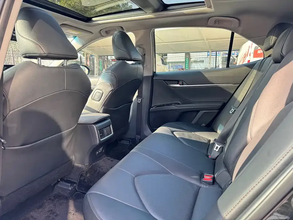 Toyota Camry 2023 из CN, фото 10