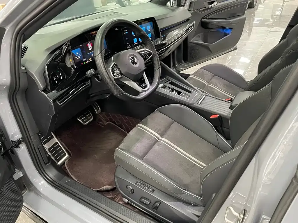 Volkswagen Golf 2023 из CN, фото 9