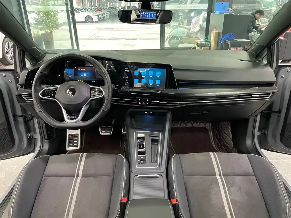 Volkswagen Golf 2023 из CN, фото 6