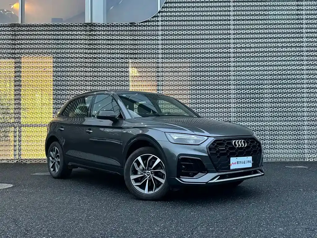 Audi Q5L — фото 5