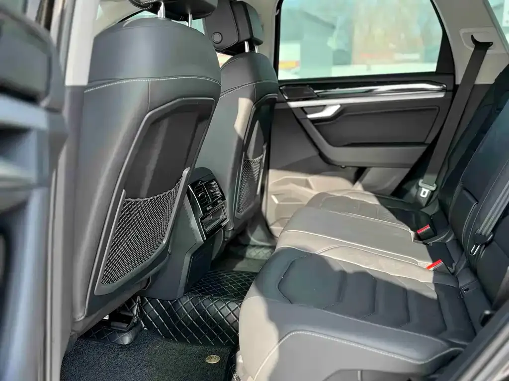 Volkswagen Touareg 2021 из CN, фото 4
