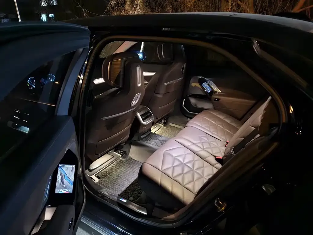 BMW 7 Series 2024 из CN, фото 4
