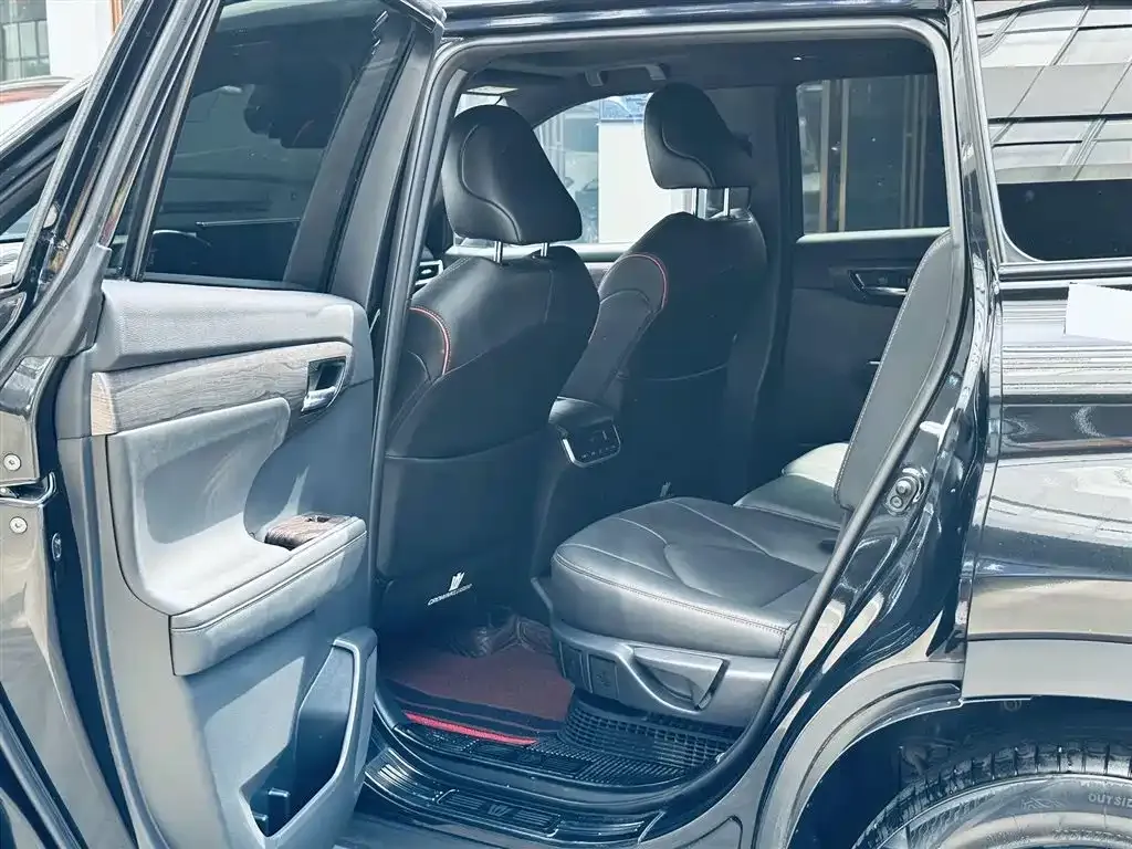 Toyota Crown Kluger 2024 из CN, фото 4