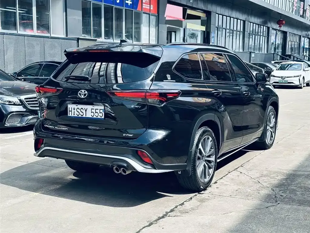 Toyota Crown Kluger 2024 из CN, фото 5