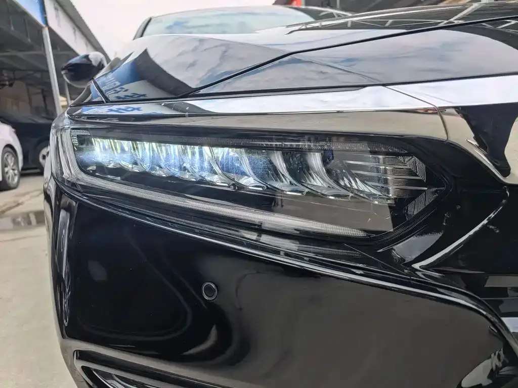 Honda Accord — фото 9