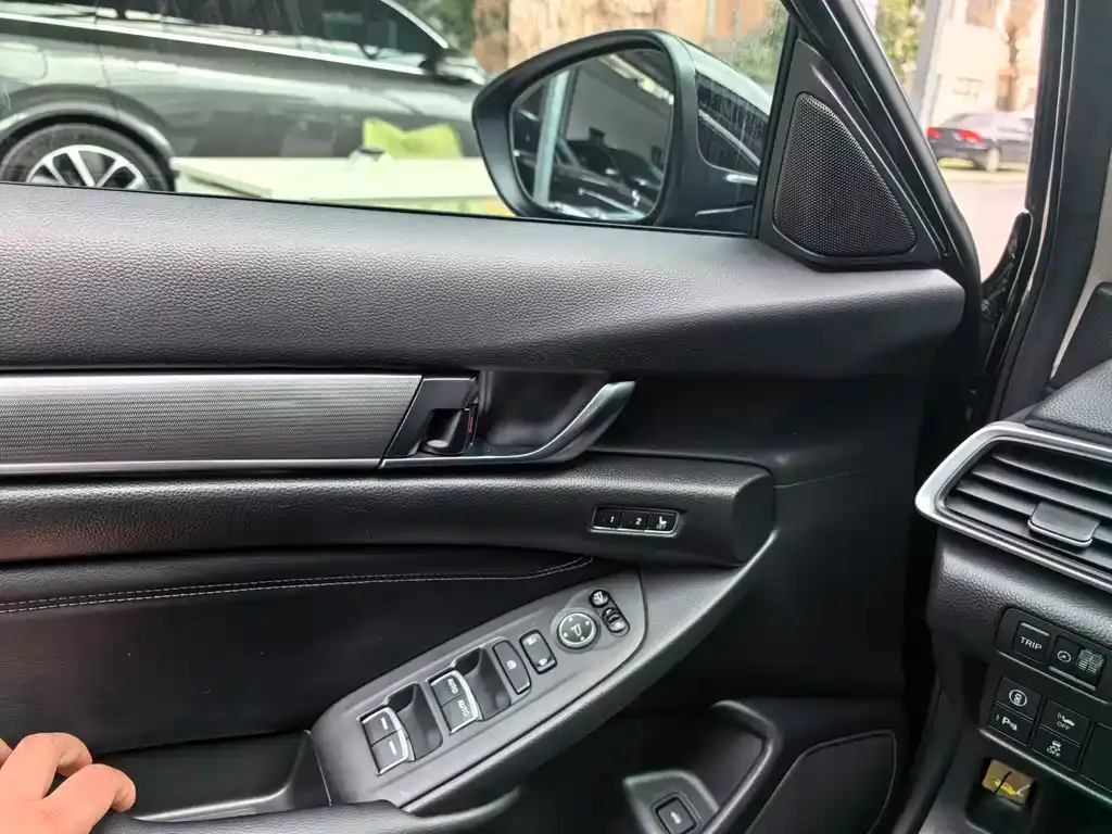 Honda Accord — фото 2