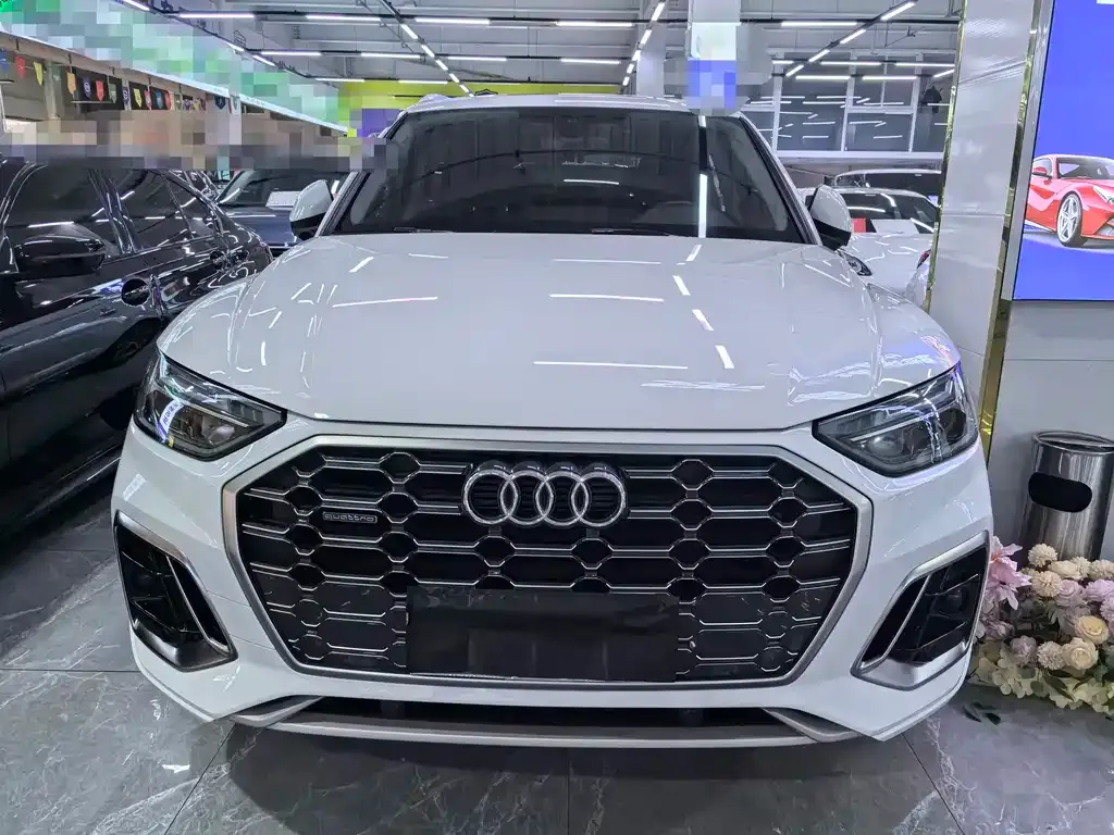 Audi Q5L 2022 из CN, фото 3