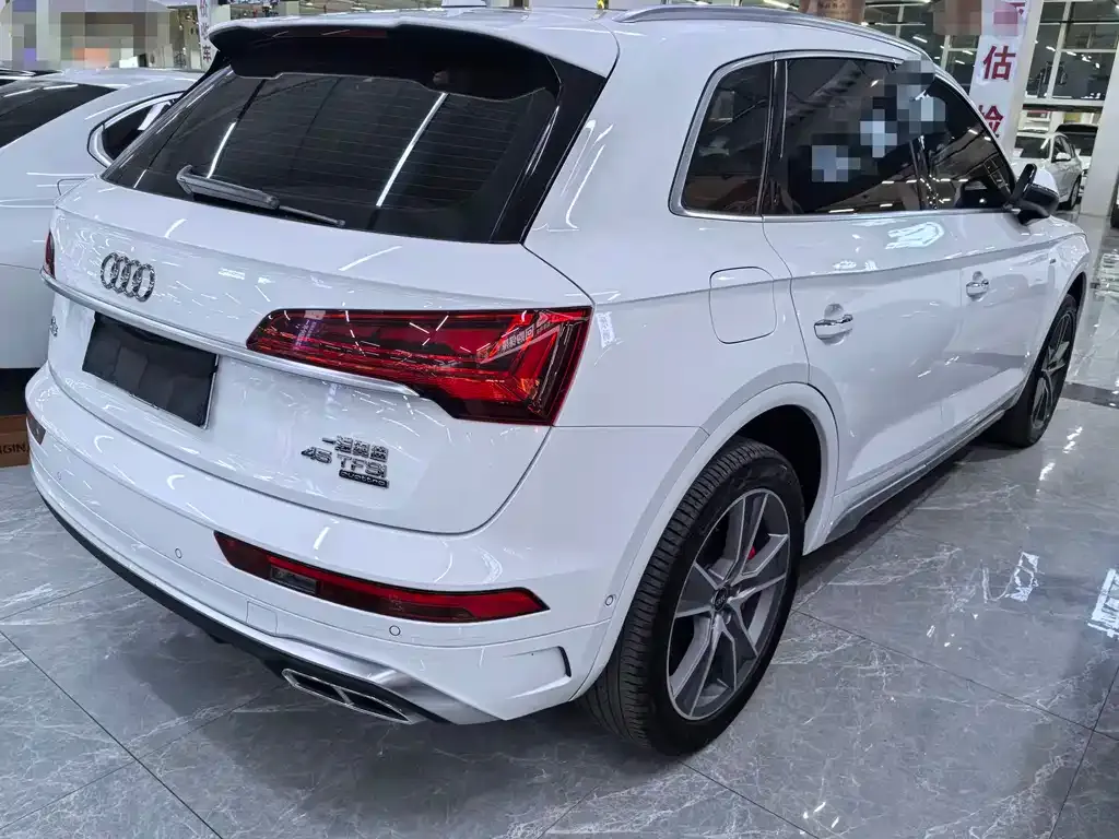 Audi Q5L 2022 из CN, фото 5