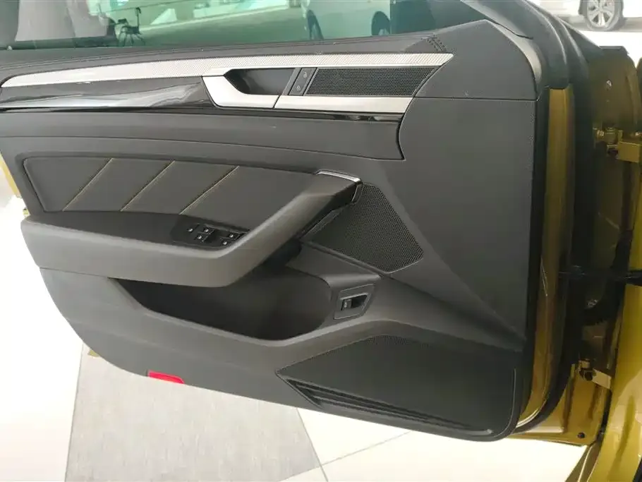 Volkswagen CC 2022 из CN, фото 8