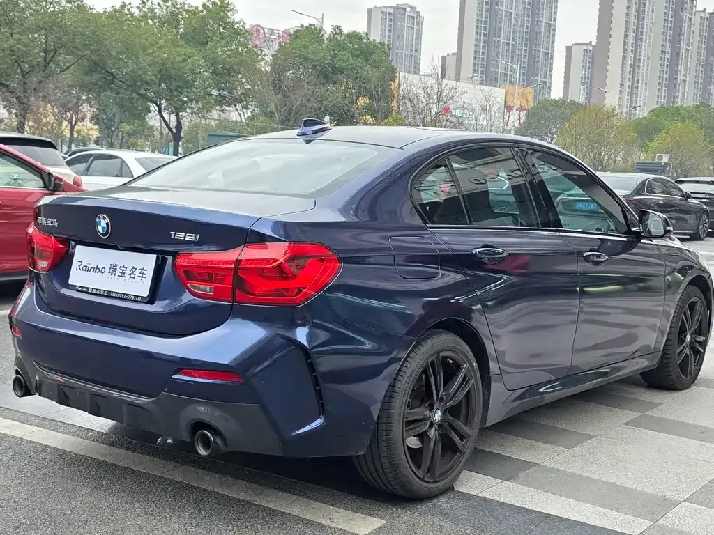 BMW 1 Series 2021 из CN, фото 6