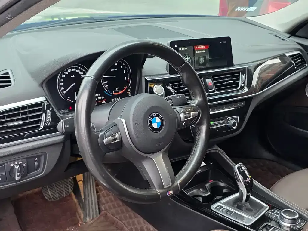 BMW 1 Series 2021 из CN, фото 3