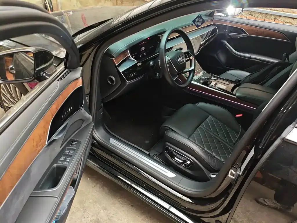 Audi A8 2022 из CN, фото 8