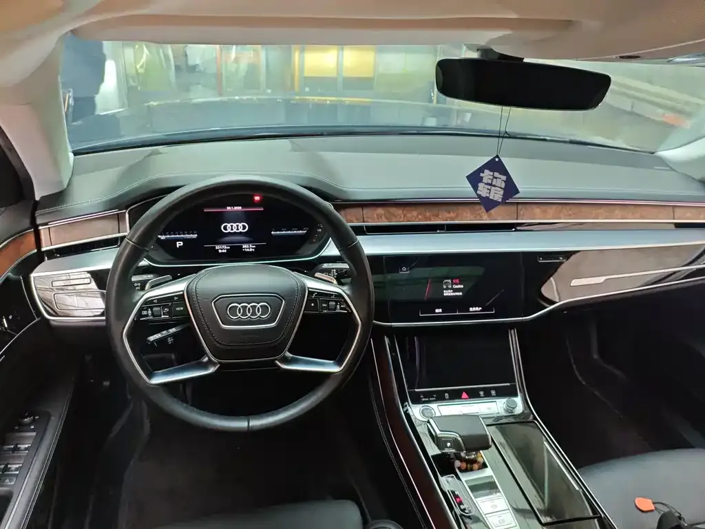 Audi A8 2022 из CN, фото 5