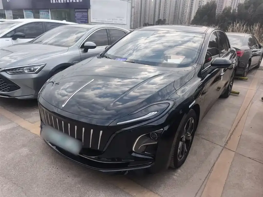 Hongqi E-QM5 2024 из CN, фото 3