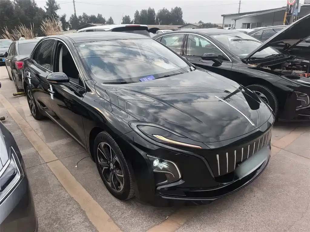 Hongqi E-QM5 2024 из CN, фото 10